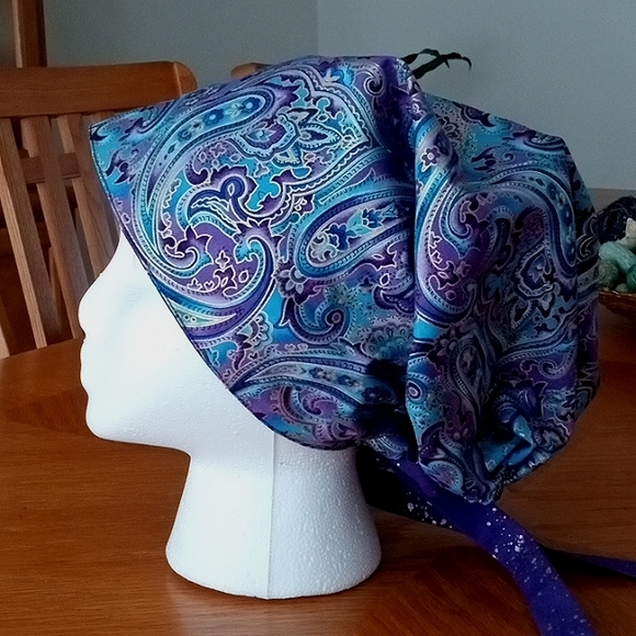 Scrub Ponytail Woman's Reversible Hat Purple Paisley/Purple Gold Inside NWOT - Picture 3 of 7